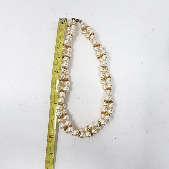 Vintage Twisted Two Strand  Faux Pearl Gold Tone Metal Accents Women's Necklace - Picture 5 of 12